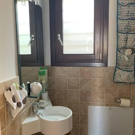 בית נופש Sea View Maisonette Sineti