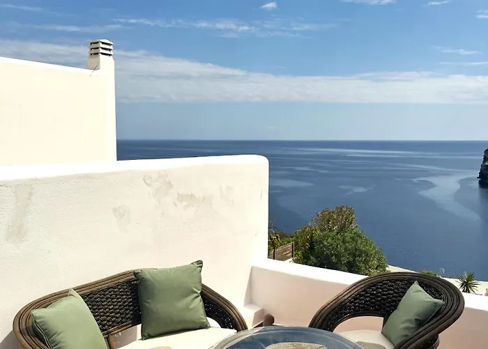 Sea View Maisonette *